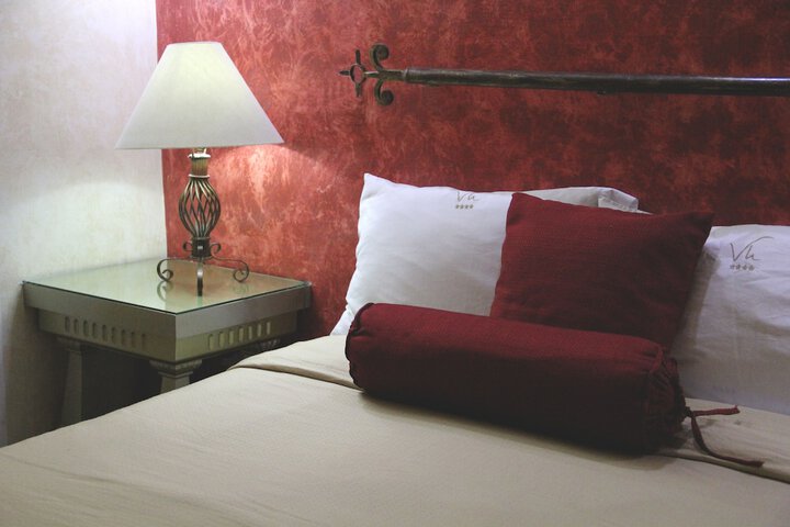 Room 14 of 27