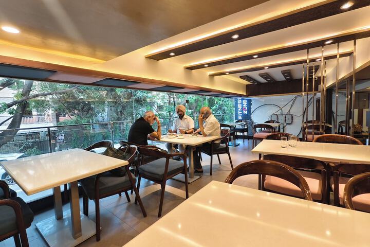 Dining 62 of 73