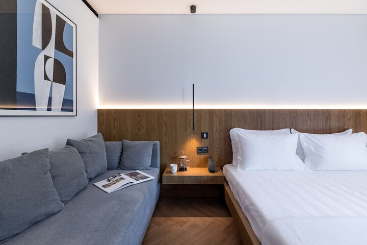 Room 19 of 76