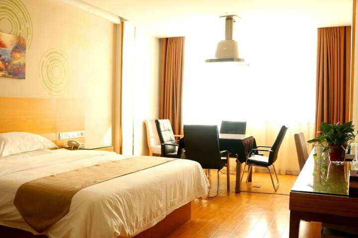 Room 11 of 38