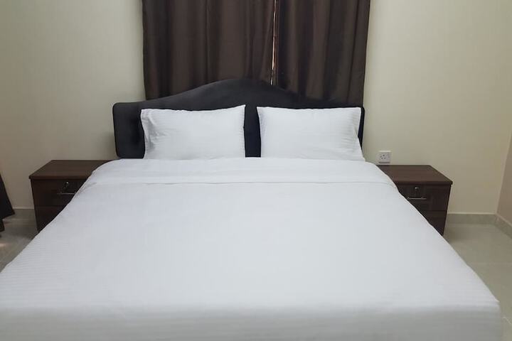 Room 4 of 12