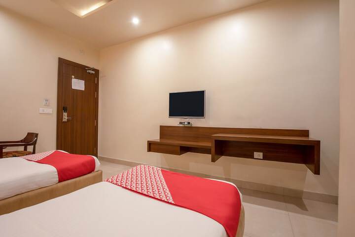Room 8 of 16