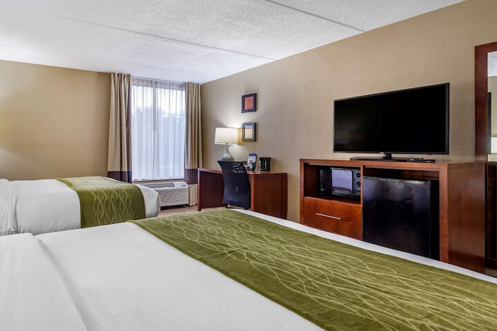 2 Queen Beds (6 of 7)