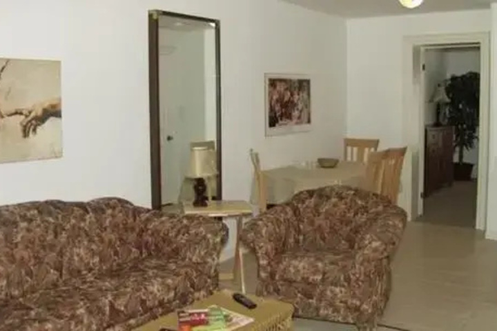 Room 5 of 17