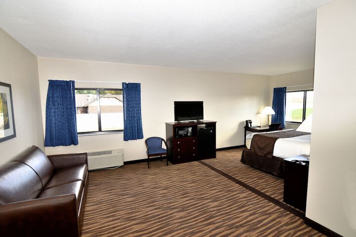 1 King Bed Suite (25 of 44)