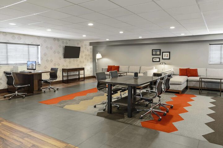 Entrance & Lobby