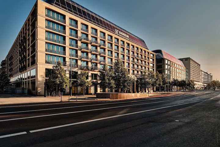 Hotel 178 of 185