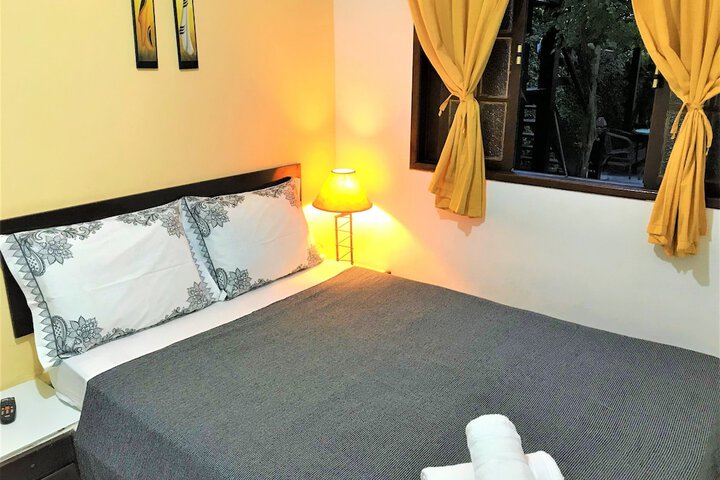 Room 26 of 102