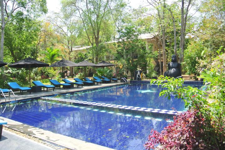 Pool 17 of 27