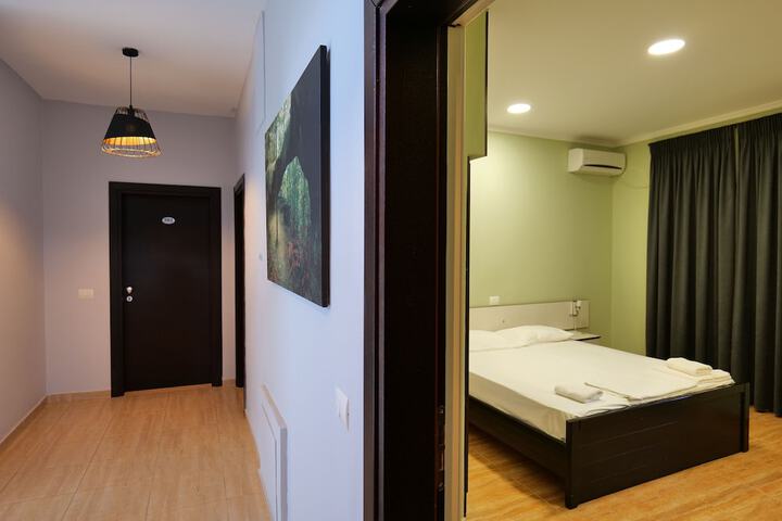 Room 26 of 108