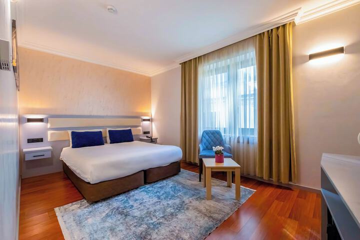 Room 43 of 71