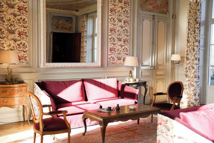 Guest Lobby