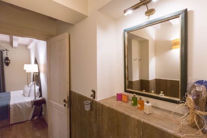 Room 75 of 118