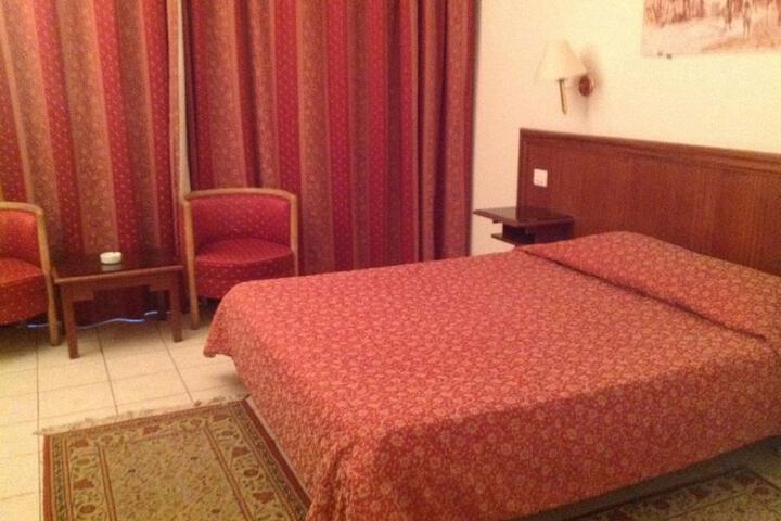 Room 6 of 13