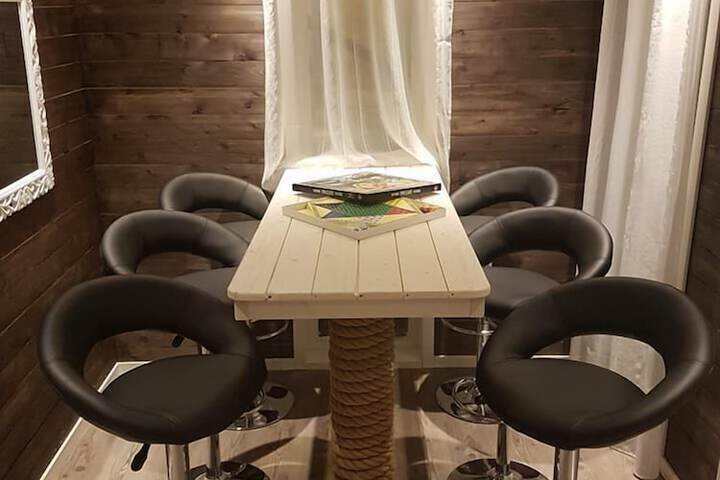 Room 43 of 76