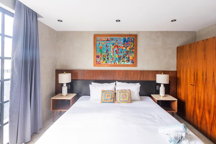 Room 6 of 28