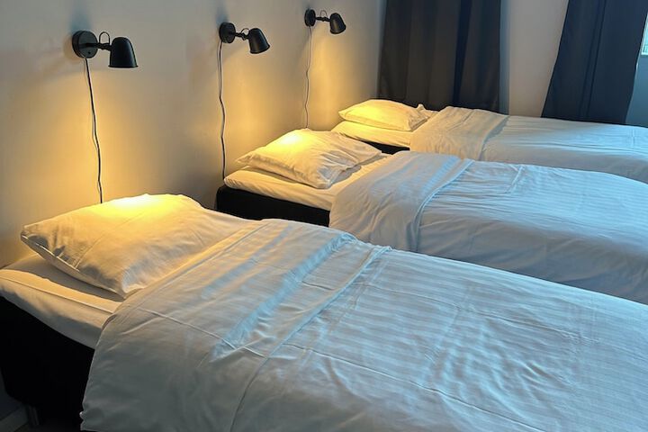 Room 10 of 50