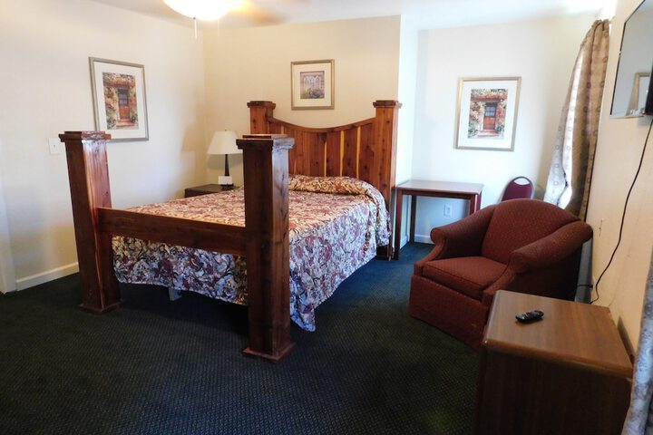 Room 4 of 15