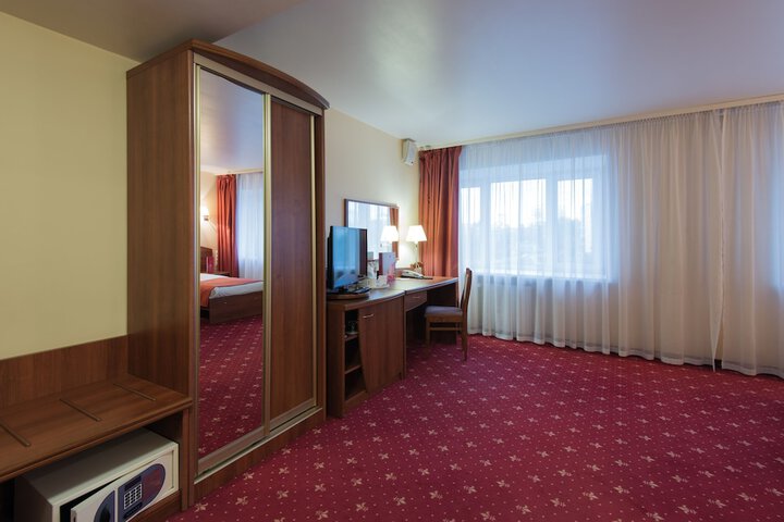Room 12 of 49