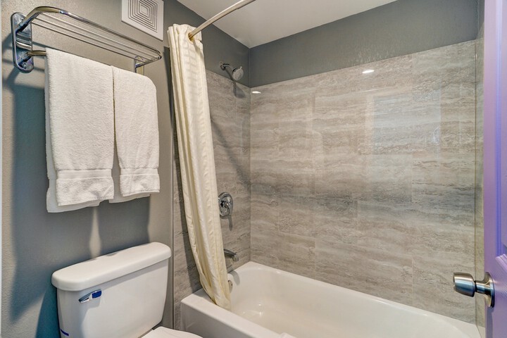 2 Double Beds (9 of 9)