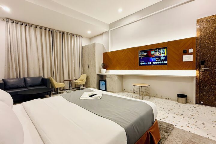 Room 67 of 92