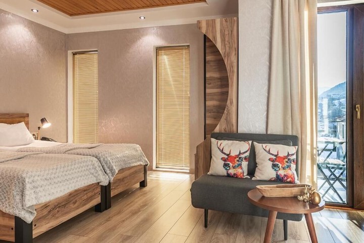 Room 5 of 20