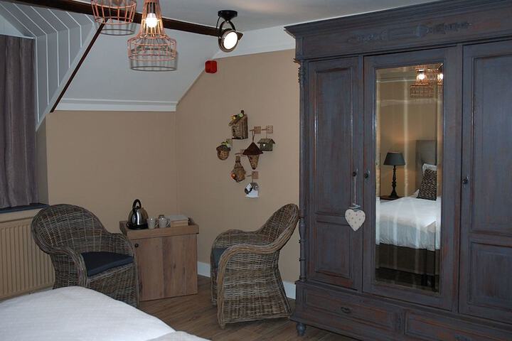 Room 15 of 24