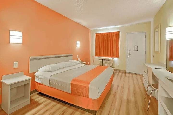 Room 3 of 12