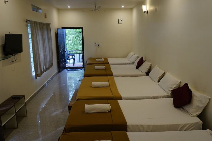 Room 19 of 76