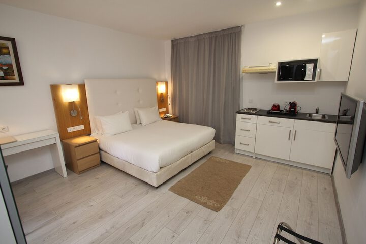 Room 19 of 68