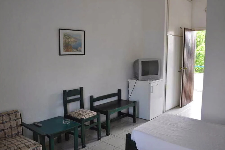 Room 2 of 9
