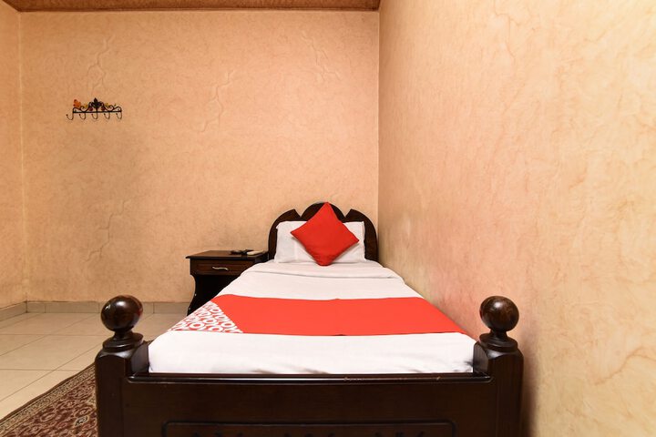 Room 12 of 26
