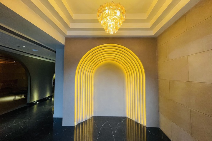 Hotel 2 of 105