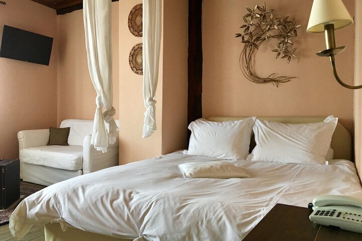 Room 16 of 74