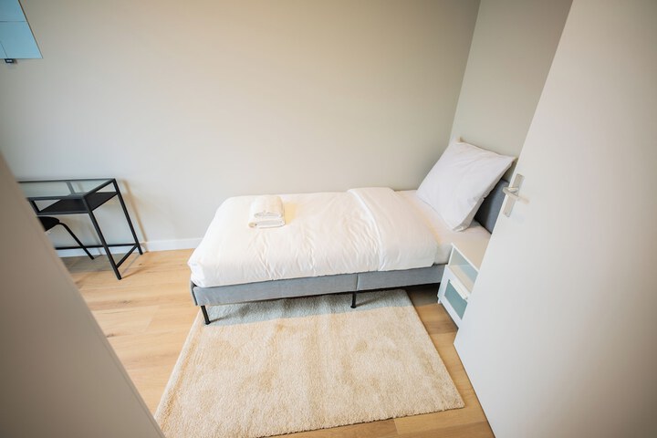 Room 18 of 123