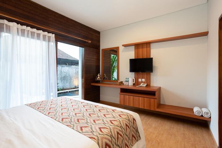 Room 4 of 20