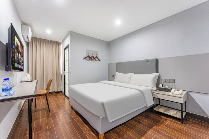 Room 7 of 44