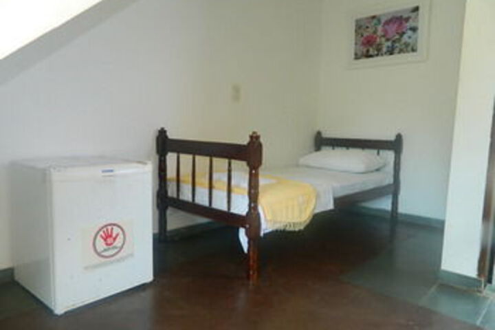 Room 25 of 90