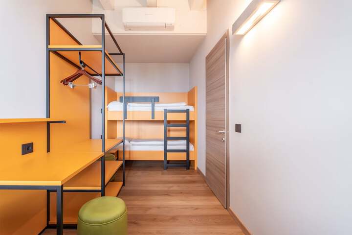 Room 15 of 138