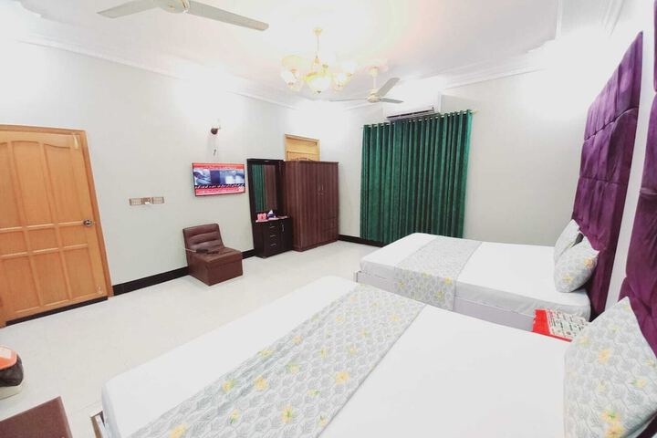 Room 7 of 14