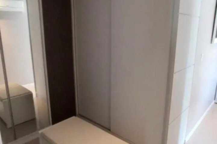 Room 2 of 6
