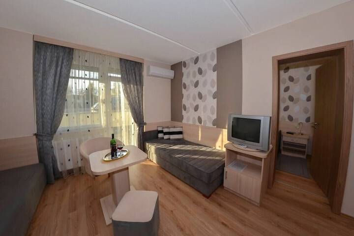 Room 8 of 63