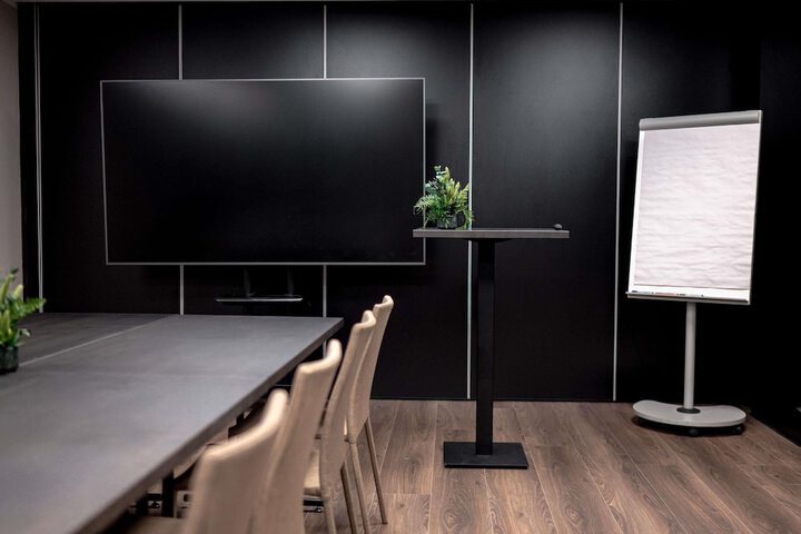 Business Center 234 of 253