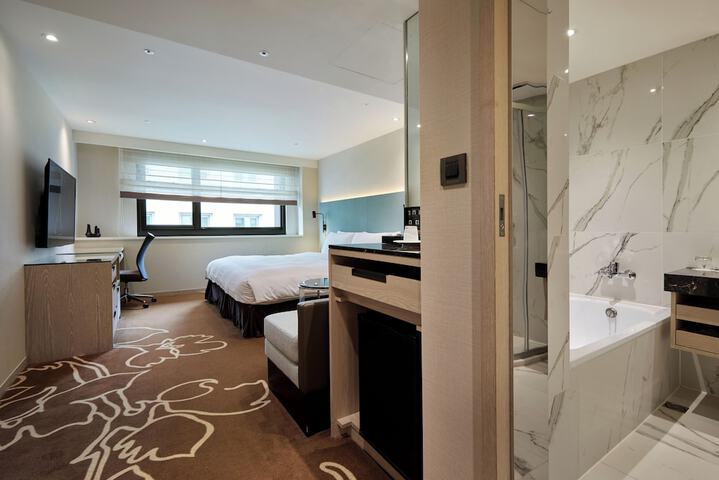 Room 51 of 121