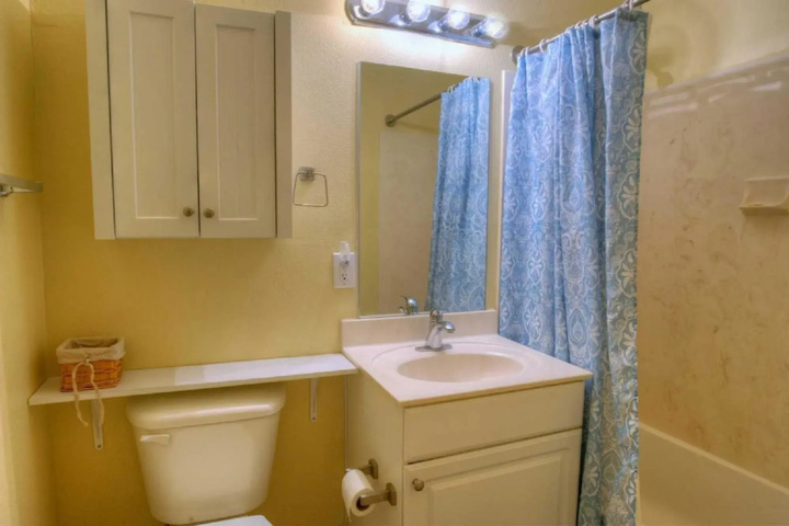 Room 10 of 20