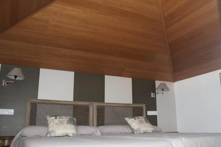 Room 12 of 36
