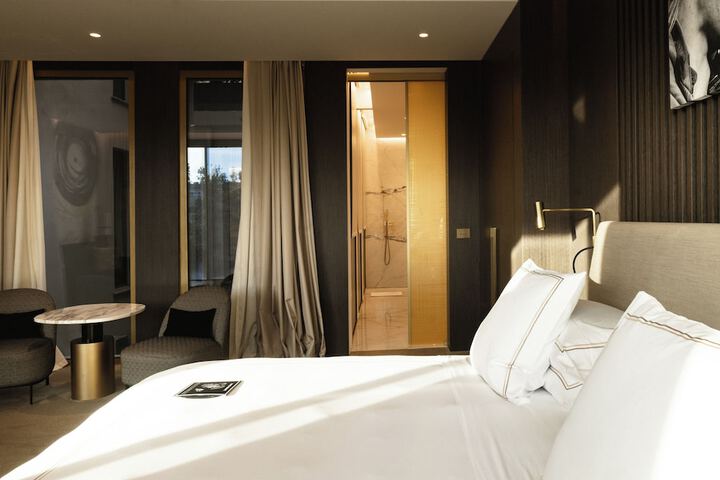 Room 16 of 49