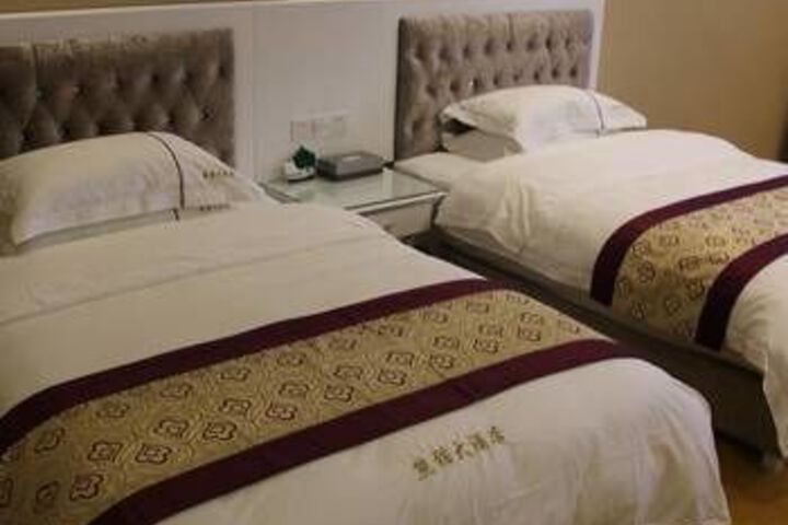 Room 26 of 38
