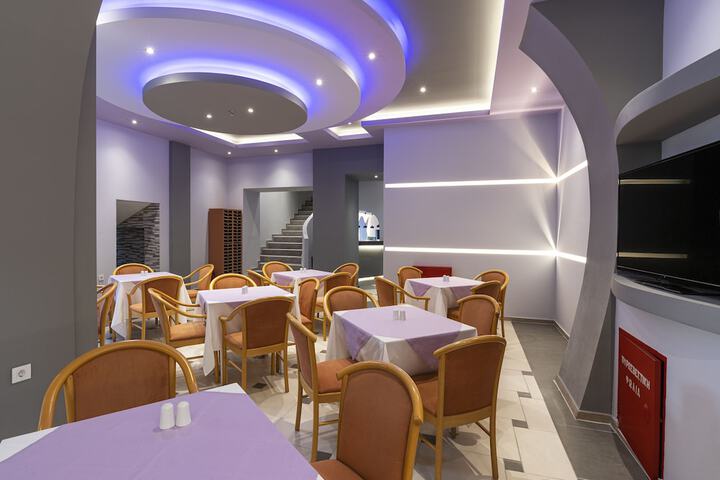 Dining 11 of 25