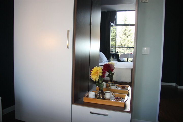 Room 74 of 240